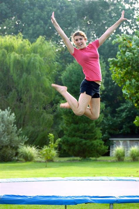 How to jump on a trampoline properly. How To Jump Higher On A Trampoline / HOW TO JUMP HIGHER ON ...