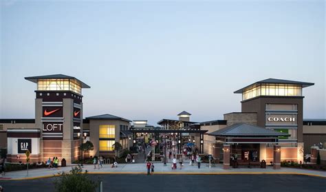 Shopsleuth's kitchen collection store locator found 175 store locations in malls and outlets in 43 states. St. Louis Premium Outlets®, a Simon Property ...