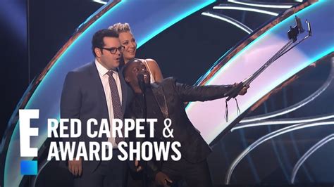 Kevin Hart Josh Gad And Kaley Cuoco Sweeting At PCA 2015 E People
