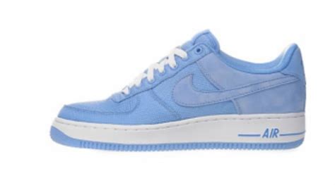 The air jordan i was the first shoe to be worn in the nba with multiple colors. Nike Air Force 1 Low '07 - University Blue/White | Sole ...