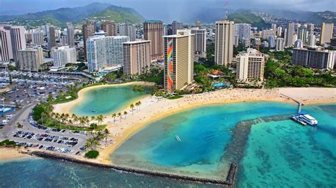 By december, the quarantine period in hawaii for travelers who did not use the prearrival testing option was reduced to 10 days, following adjusted cdc guidance. Hawaii remains open to tourism but requiring quarantine or ...