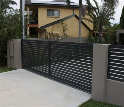When Is It Time To Get A New Gate — Harwell Design Fences Driveway