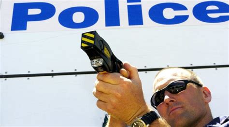 La Policía De Madrid Contará Con Pistolas Eléctricas El Impacto De