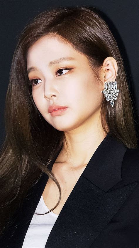 Just 12 Photos Of BLACKPINK S Jennie That Show Off Her Gorgeous Ear