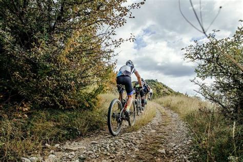 14 Tips For Cycling Uphill For Beginners • Bicycle 2 Work