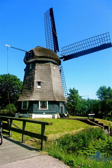 Big Windmill Homes In Holland Dutch Windmills Holland Windmills
