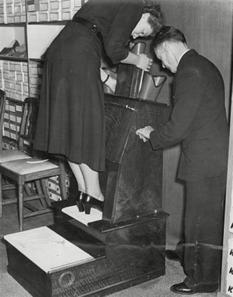 The Pedascope Xray Shoe Fitting Machine 1950s Rthewaywewere