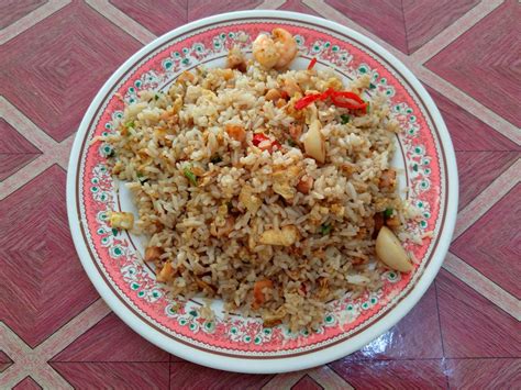 Gunakan api kecil ketika menggoreng. Bakmi Goreng Kucai - Review Tirta Lie di restoran Bakmi ...