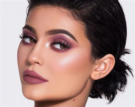 8 Times Kylie Jenner Proved She S The Ultimate Makeup Muse