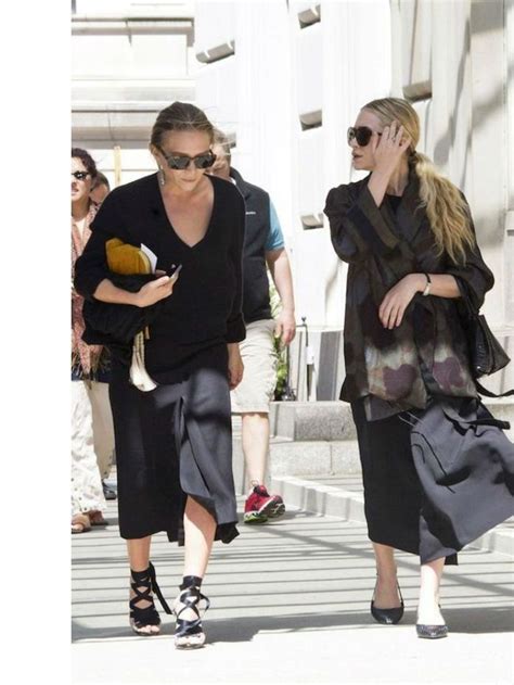 All Of The Olsen Twins Best Street Style Moments Cool Street Fashion