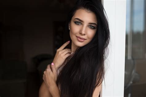 Fond d écran Kristina Romanova femmes maquette brunette cheveux