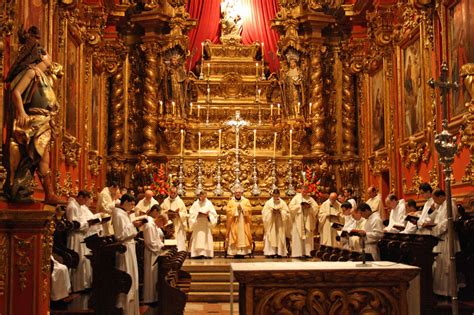 Paróquia são beneditochurch, 9 km southwest. File:Mosteiro sao bento natal 2009 missa galo.jpg ...