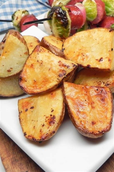 I calculated it to 5 points plus. Roasted Lemon-Garlic Potatoes | Recipe in 2020 | Food recipes, Garlic potatoes recipe, Healthy ...