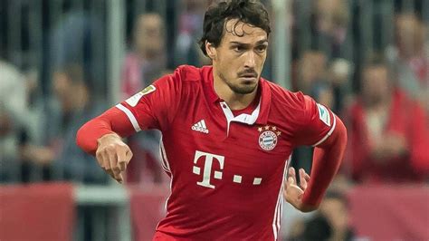 Team borussia dortmund → fc bayern münchen. FC Bayern München: Mats Hummels ist das neue "Gewissen ...