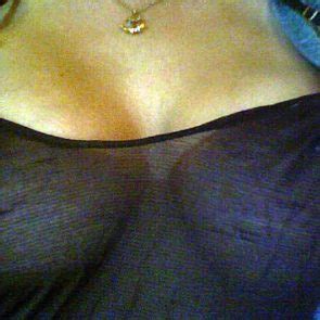 Renee Olstead Nude Wet T Shirt And Hard Nipples ScandalPost