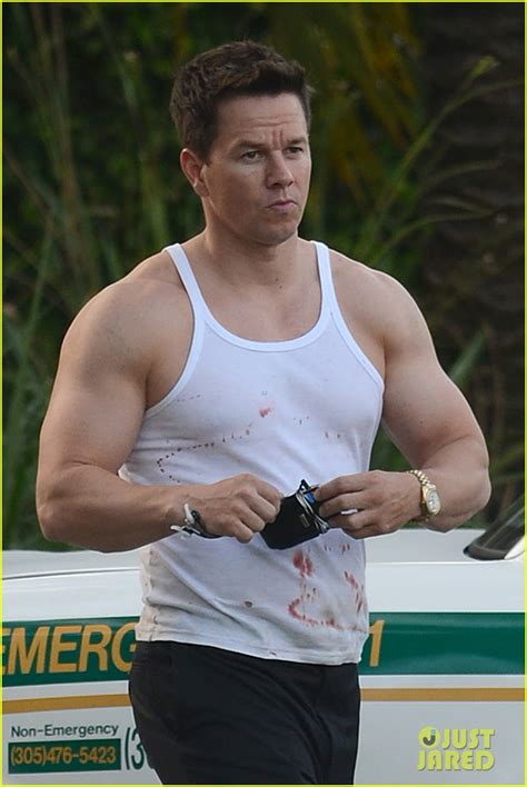 Mark Wahlberg Biceps Blood On Pain Gain Set Photo Mark Wahlberg Shirtless