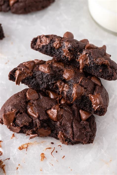 Crumbl Dark Dream Cookies Chocolate Chocolate Chip Cookies