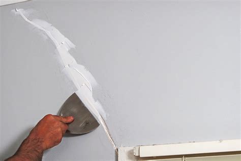 How To Fix Wall Cracks Step By Step Guide To Repairing A Crack In The Wall Better Homes And