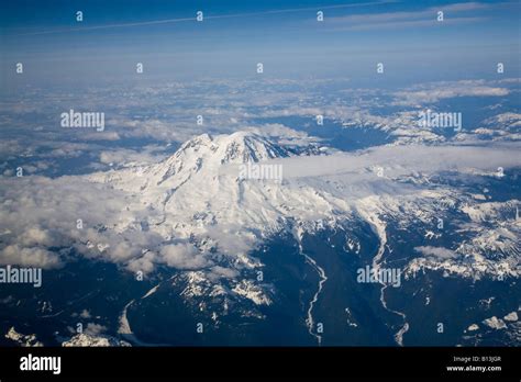 Aerial Of Mt Rainier Stock Photo Alamy