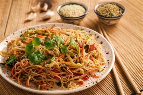 Spaghetti Di Riso Con Verdure La Ricetta Orientale Facile E Saporita