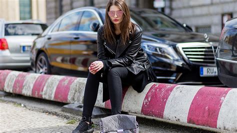 27 Foolproof Ways To Wear Black Jeans Right Now Stylish Eve Outfits