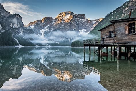 Eingebettet in eine atemberaubende bergwelt liegt unser haus direkt am höchstgelegenen badesee der alpen: Haus am See Foto & Bild | landschaft, berge, bergseen ...