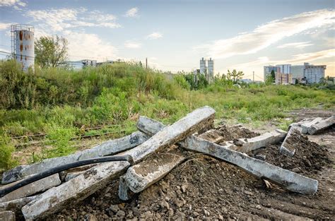 From mapcarta, the free map. Cale ferata dezafectata - Lujerului - Razoare ...