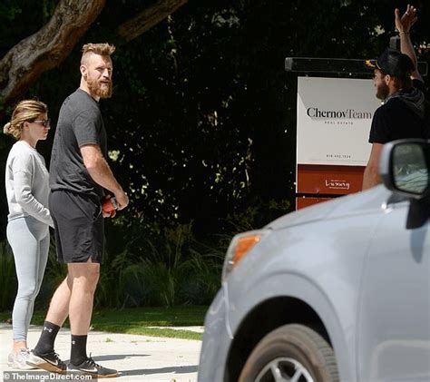 Brooks Laich Spotted With Pals At House With Real Estate Sign In La Daily Mail Online