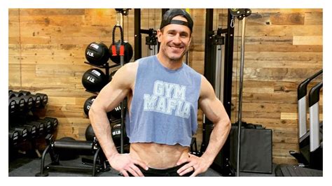 7 Best Dumbbell Exercises To Get A Shredded Body Like Don Saladino