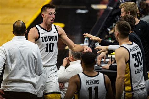 No 15 Hawkeyes Set For Rematch With Spartans The Daily Iowan