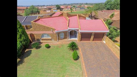 Property for sale in johannesburg. 3 Bed House for sale in Gauteng | Johannesburg | Lenasia ...