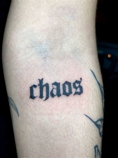 Chaos Tattoo Em 2021 Tatuagem De Origami Tatuagens Retro Estilo De