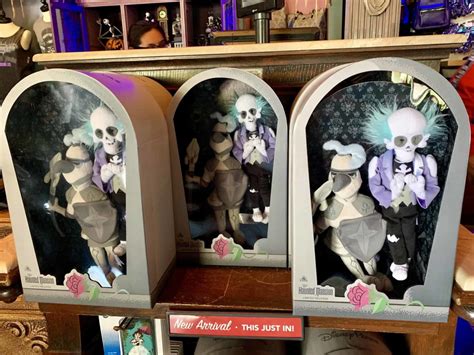 Photos Haunted Mansion Master Gracey Limited Edition Plush Set