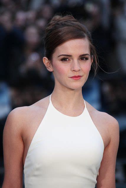 Hq Images 4 U Emma Watson Noah Premiere In London On 31 March