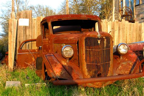 Txrustyford A Charming Rusty Old Ford Truck Basks In Th Flickr