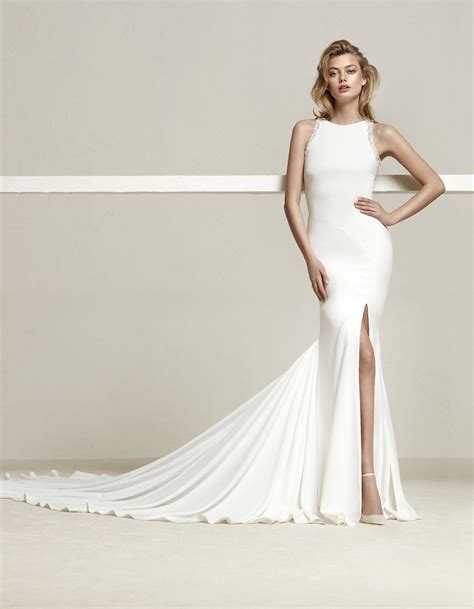 Elegant Wedding Dress With Leg Split Drenea By Pronovias