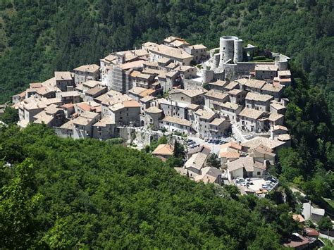 Polino is a comune (municipality) in the province of terni in the italian region umbria, located about 70 km southeast of perugia and about 15 km east of terni. Rocca di Polino - Polino (TR)