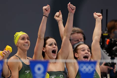 swimming australia win women s 4x100m medley relay gold reuters