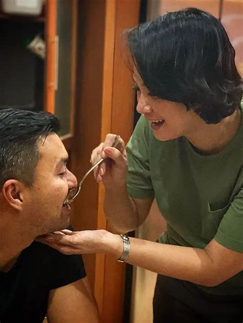 22 Tahun Menikah Berikut Potret Kemesraan Anjasmara Dan Dian Nitami