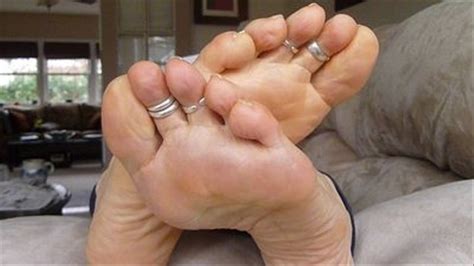 Gorgeous Wifes Sweet Sexy Feet Her Sexy Barefeet Flexing Toes And