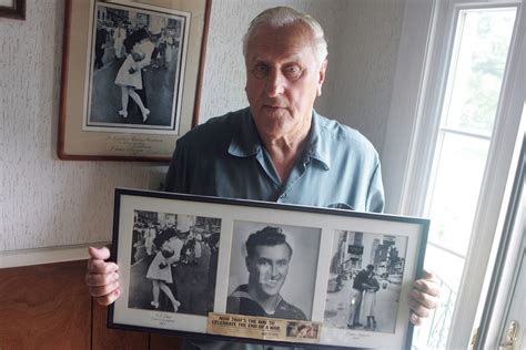 George Mendonsa Identified As ‘kissing Sailor In Wwii Victory Photo