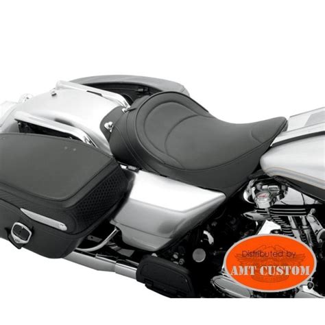 The best way to solve this is to get the best touring seat for street glide sold by prominent aftermarket manufacturers such as let's delve into the handpicked touring seats for your harley street glide. Road King and Street Glide Solo Seat for Harley FLHR FLHX ...