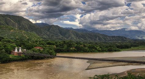 Puente Sobre El Rio Cauca En Antioquia Colombia Cerca De Santa Fe De