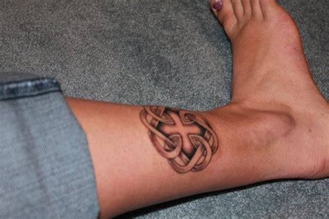 This tattoo is divided into two parts, mostly one half is the matching compass tattoos in black ink are really apt for the father and daughter tattoos theme. Pin on tattoos