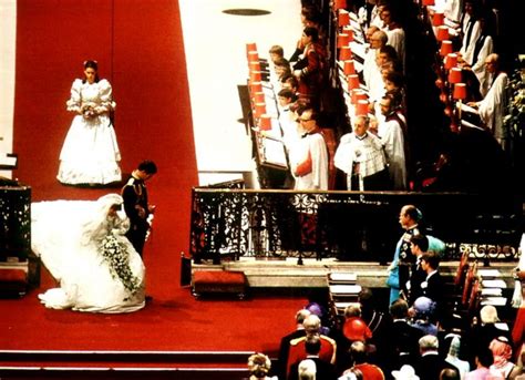 Acknowledging Her Majesty Princess Margaret Wedding Princess Diana Pictures Princess Diana