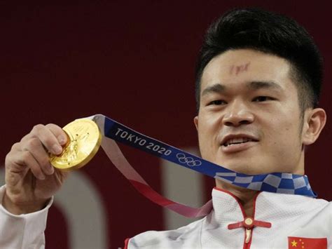Chinas Shi Zhiyong Breaks World Record In Weightlifting To Win Gold In