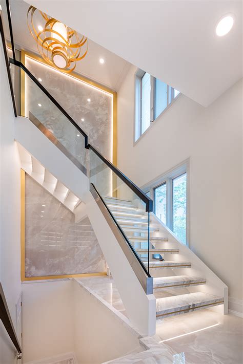 Embellish Your Luxury Homes With Contemporary Staircase Designs