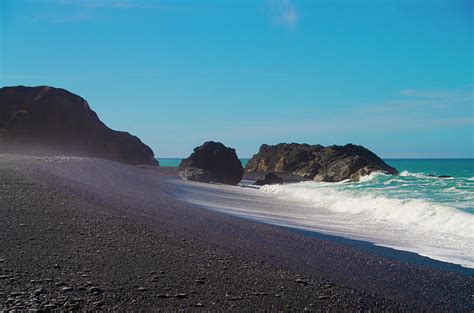 Shelter Cove Black Sands Beach Photograph By Bill Cannon