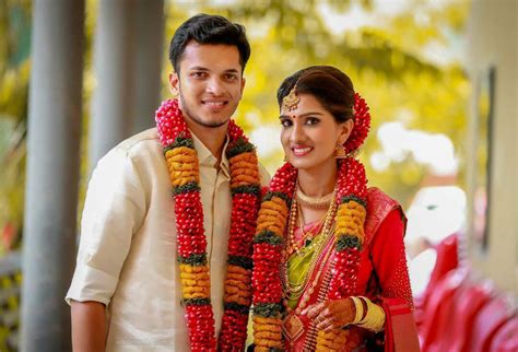 To know more about the devotional songs jukebox, enjoy the video. Kerala Wedding Photography Ideas 21