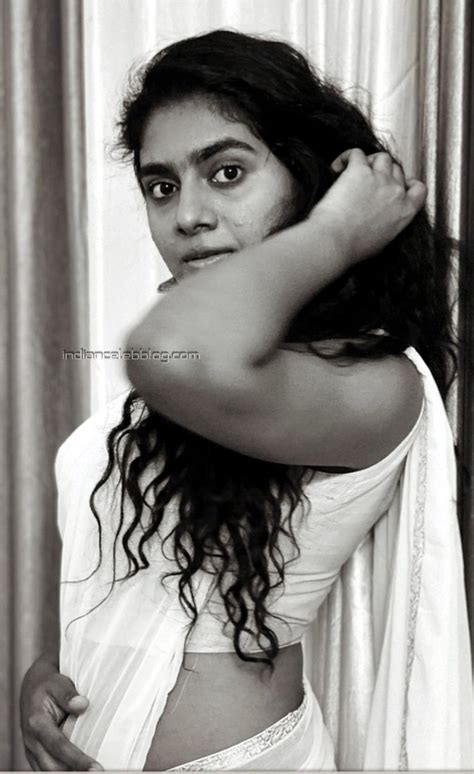 Nimisha Sajayan Malayalam Actress Hot Saree Social Media Pics